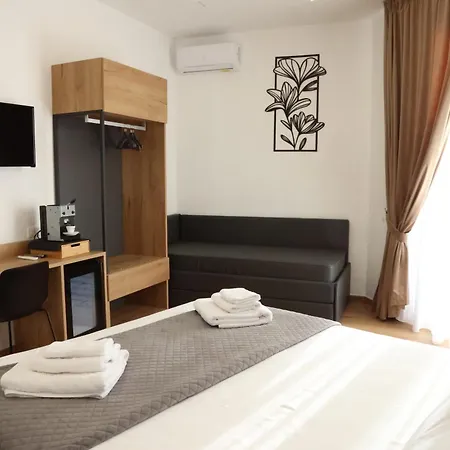 Πανσιόν Centro Spina 3*